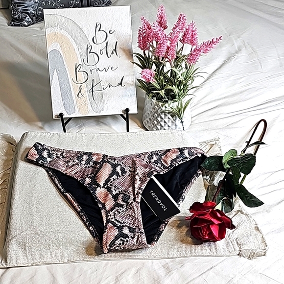 Trendyol Triangle Luxury Bikini Bottom, Size 12 - Picture 10 of 10